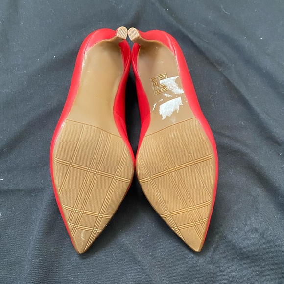 Le Chateau Red High Heels - Picture 3 of 3